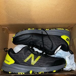 New Balance Mens Trail Running Sneakers // Size 8.5